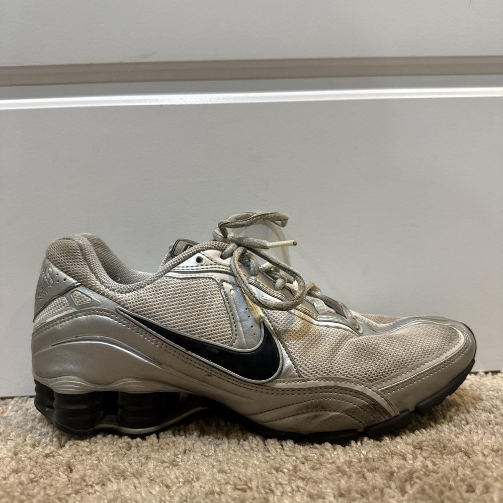 Nike Shox Shoes Womens Size 8.5 Silver Running Cushioned Sneakers 315331-101